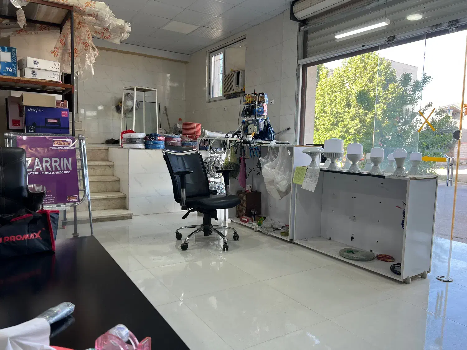 مغازه ۳۳متری گلدشت غربی میدان اسفند
