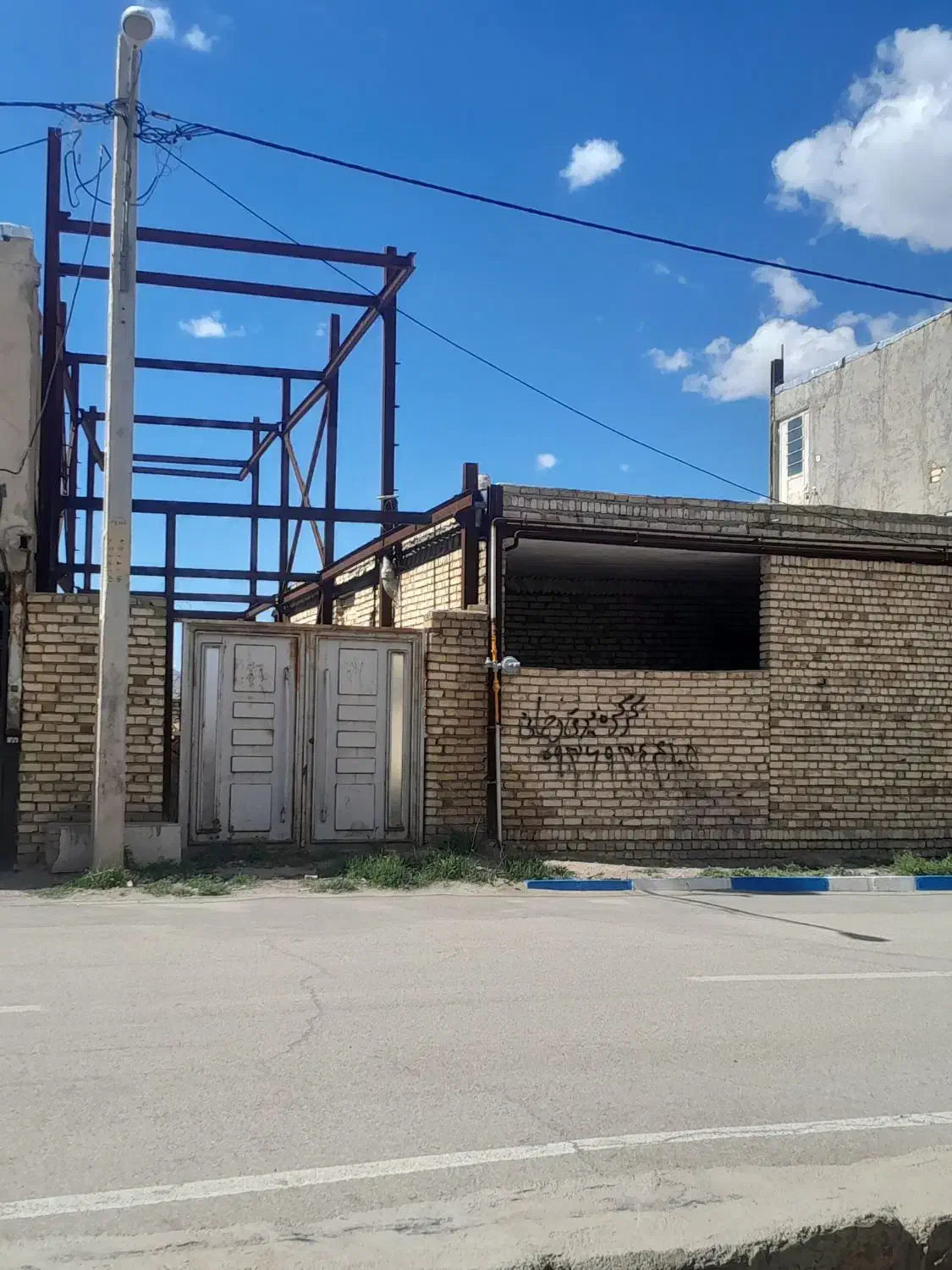 زمین بادوطبقه اسکلت