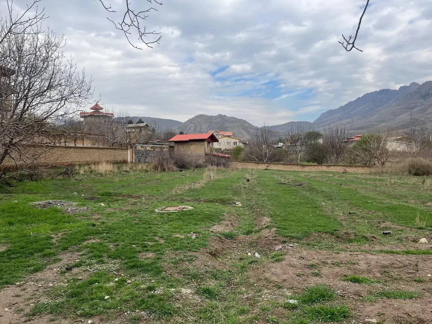 زمین داخل بافت زیاران
