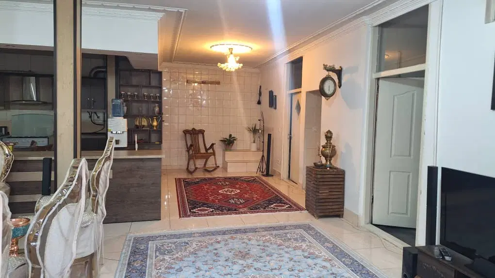 دوطبقه ویلایی پایین سه خواب بالا ۲ خواب