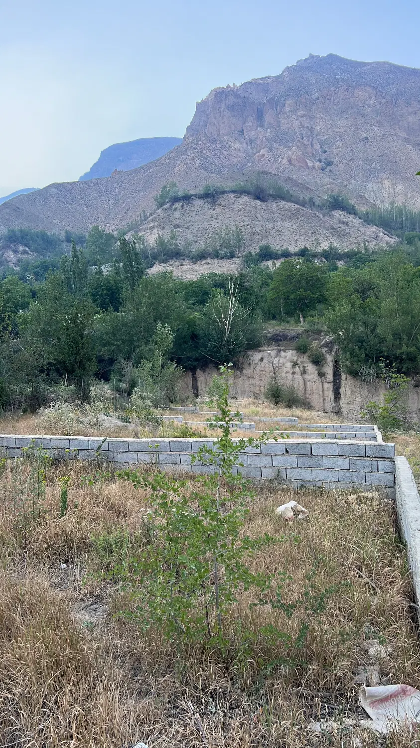 یک قطعه زمین به متراژ ۲۰۰ متر