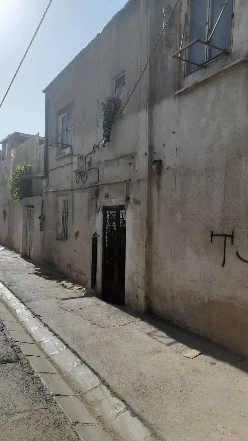 خانه حیاطی ۱۰۳ متری