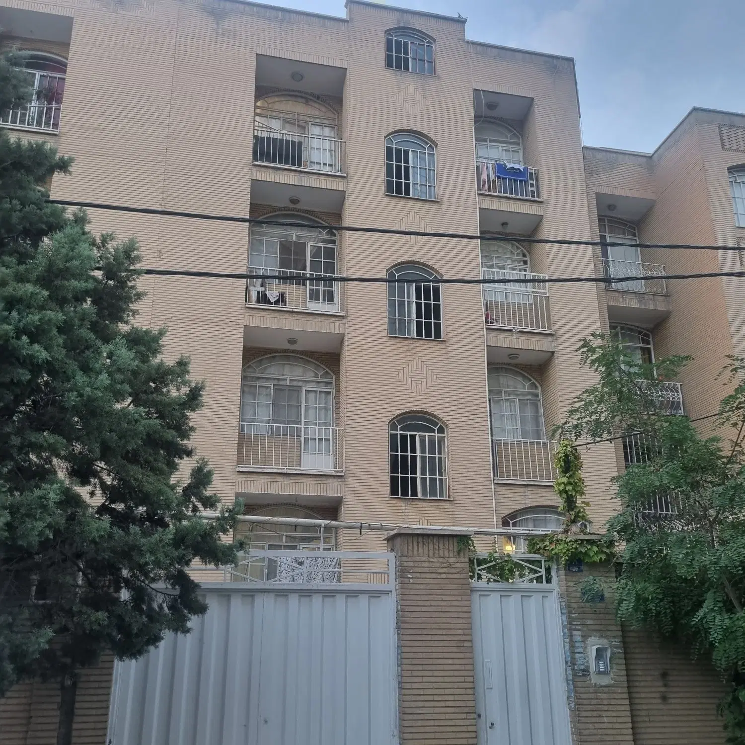 ۶۰متر دوخوابه با پارکینگ انباری شاهین شمالی