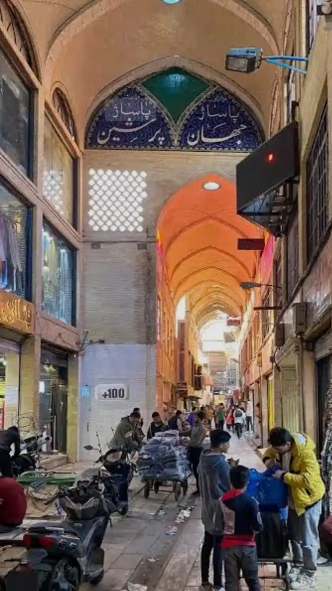 مغازه6متری دربازارآهنگران کوچه کلانتری پاساژ پرشین