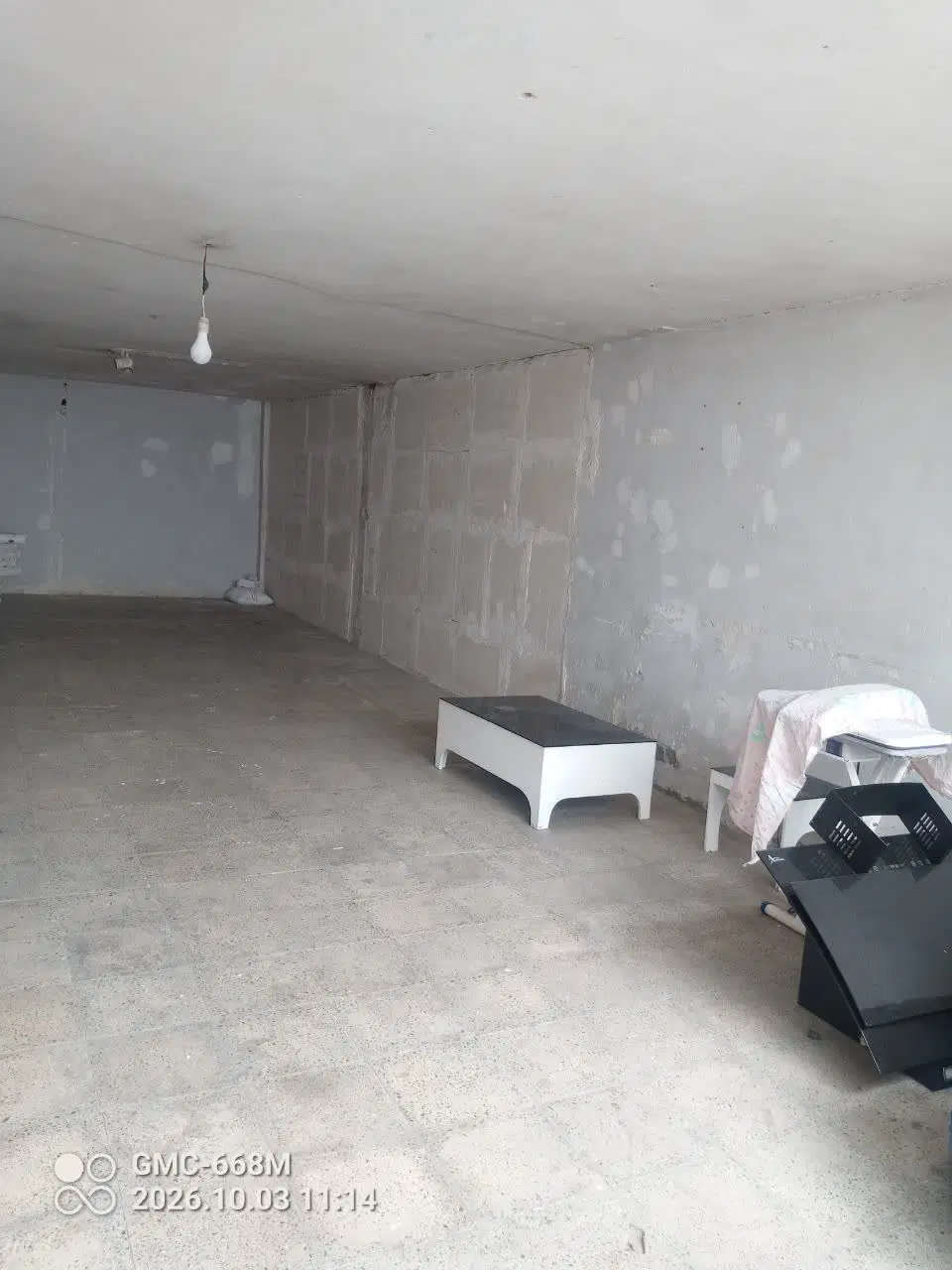 پارکینگ حدودا 50 متر