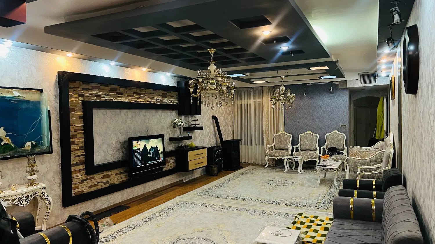 باغ وآپارتمان ومغازه و ویلایی تعداد۳۲دستگاه فروشی