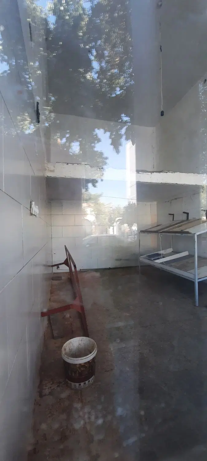 مغازه ۲۰ متری امام خمینی ۸۰ تخلیه