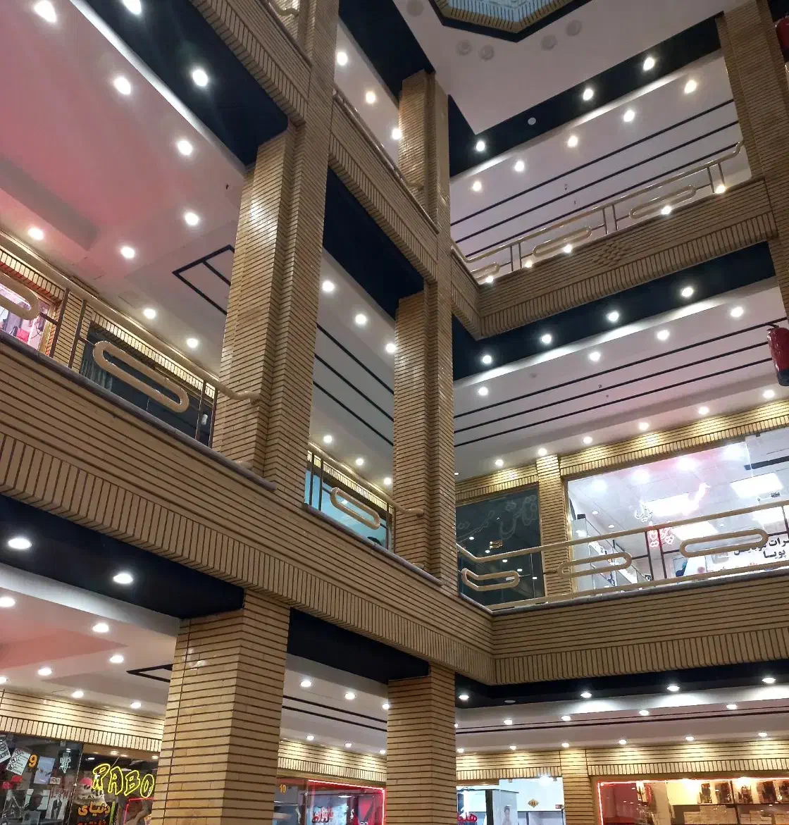 مغازه سعدی وسط
