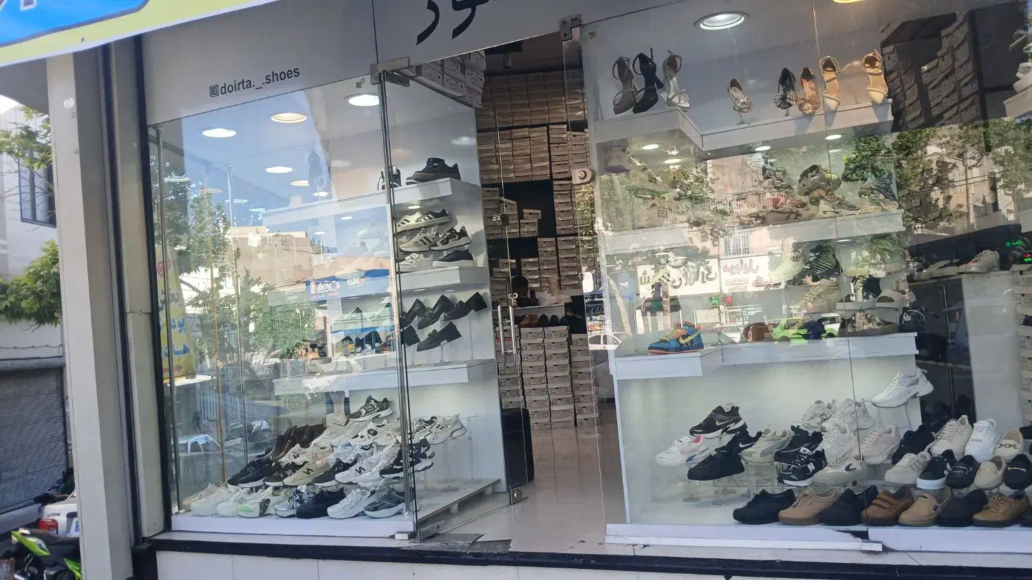 مغازه بربلواراصلی شمیرانو نزدیک میدان پاکدامن
