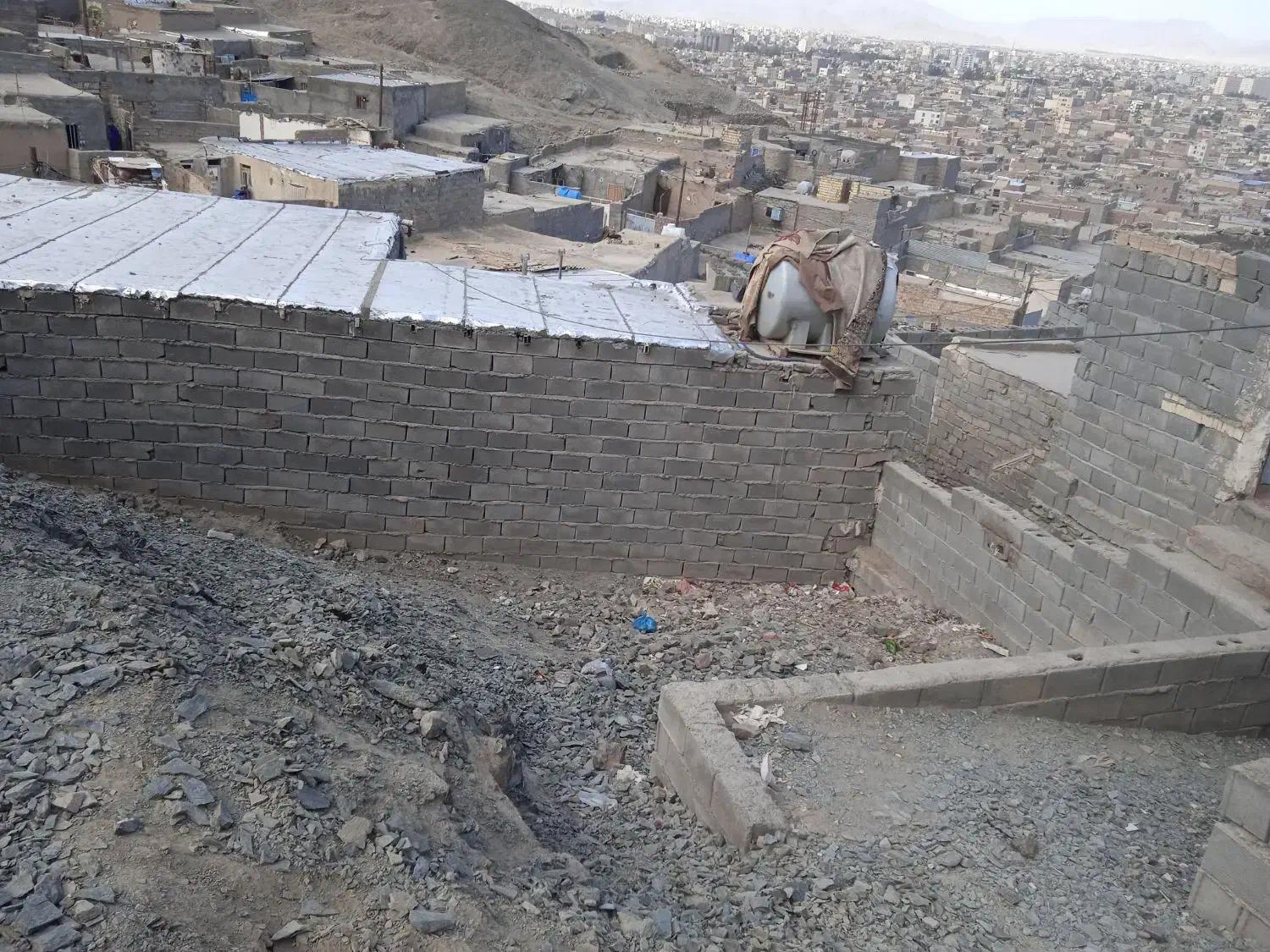 زمین فروشی
