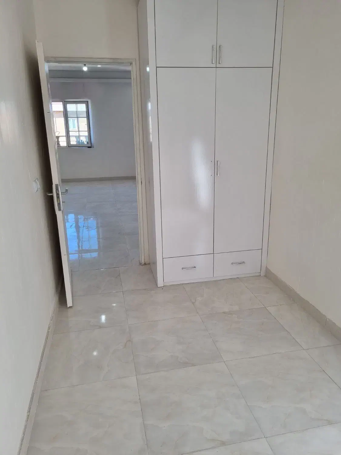 آپارتمان تک واحدی با پارکینگ و آسانسور