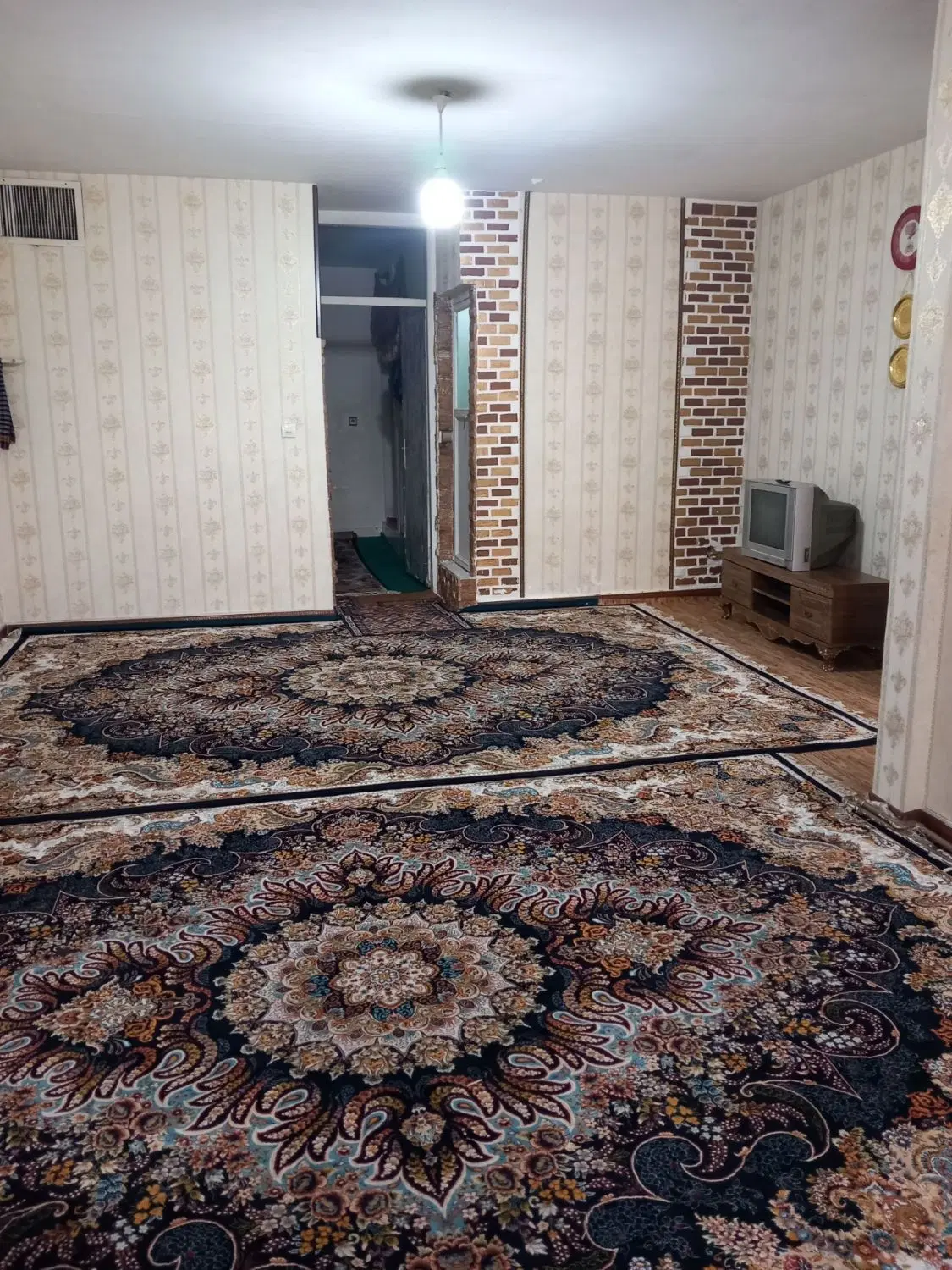 واحد همکف 70متری،کاملن تمیز و بازسازی شده
