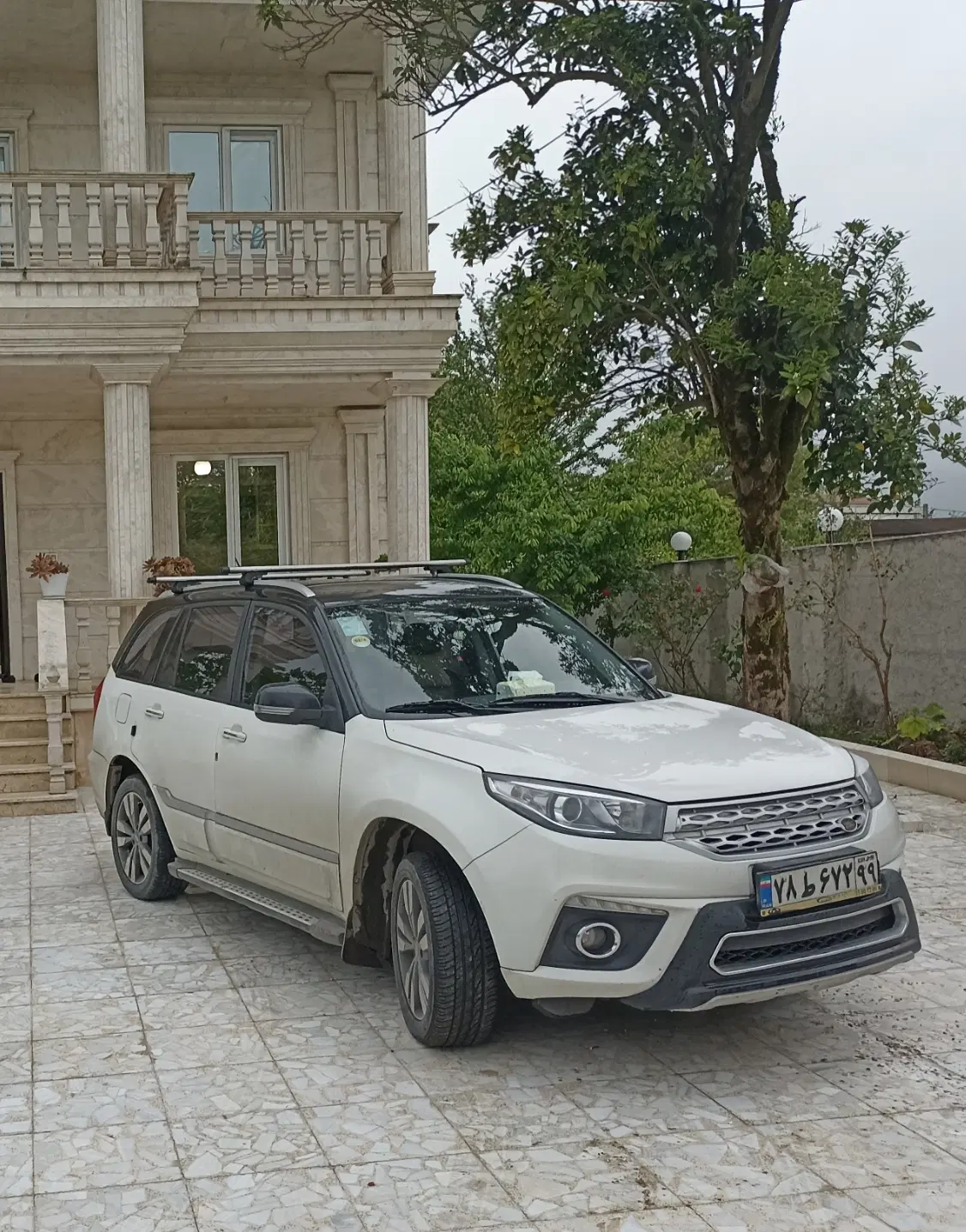 معاوضه خودرو شاسی بلند با ویلایی یا آپارتمان نقلی