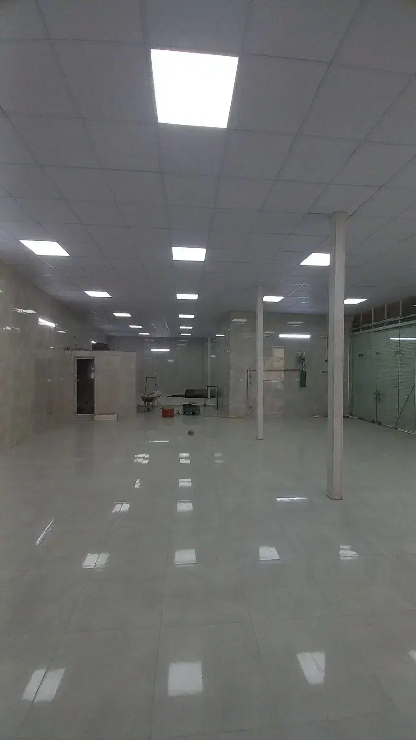 رهن و اجاره ۵ دهنه مغازه تجاری