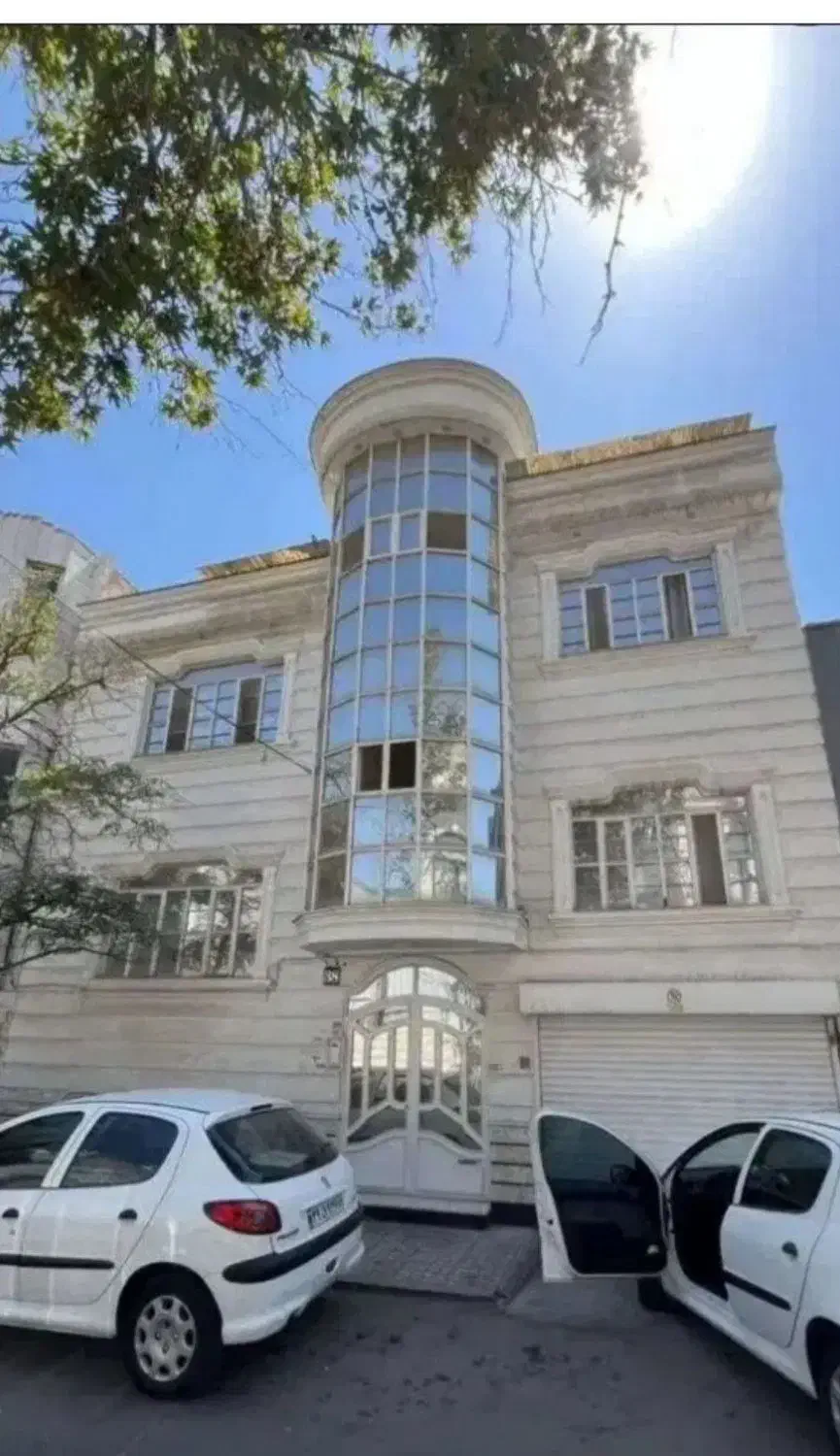 ویلایی _ 3 طبقه _ دربست _ 450 متر _ ملک آباد