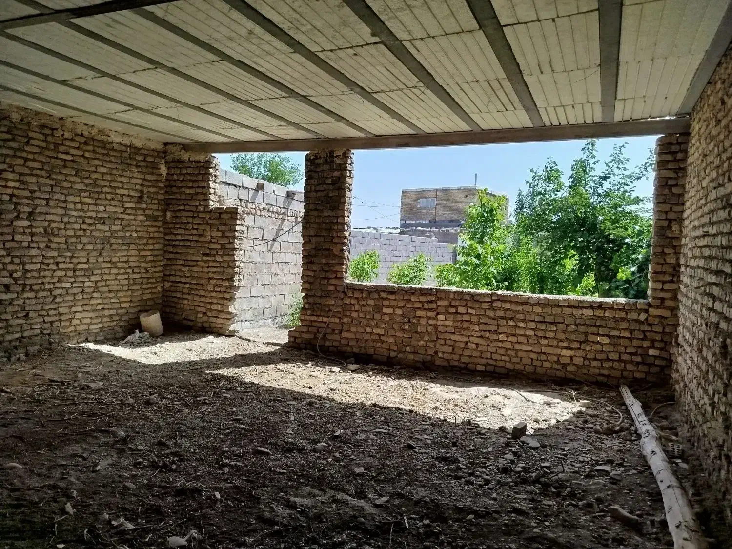 منزل ویلایی بین چناران و گلبهار