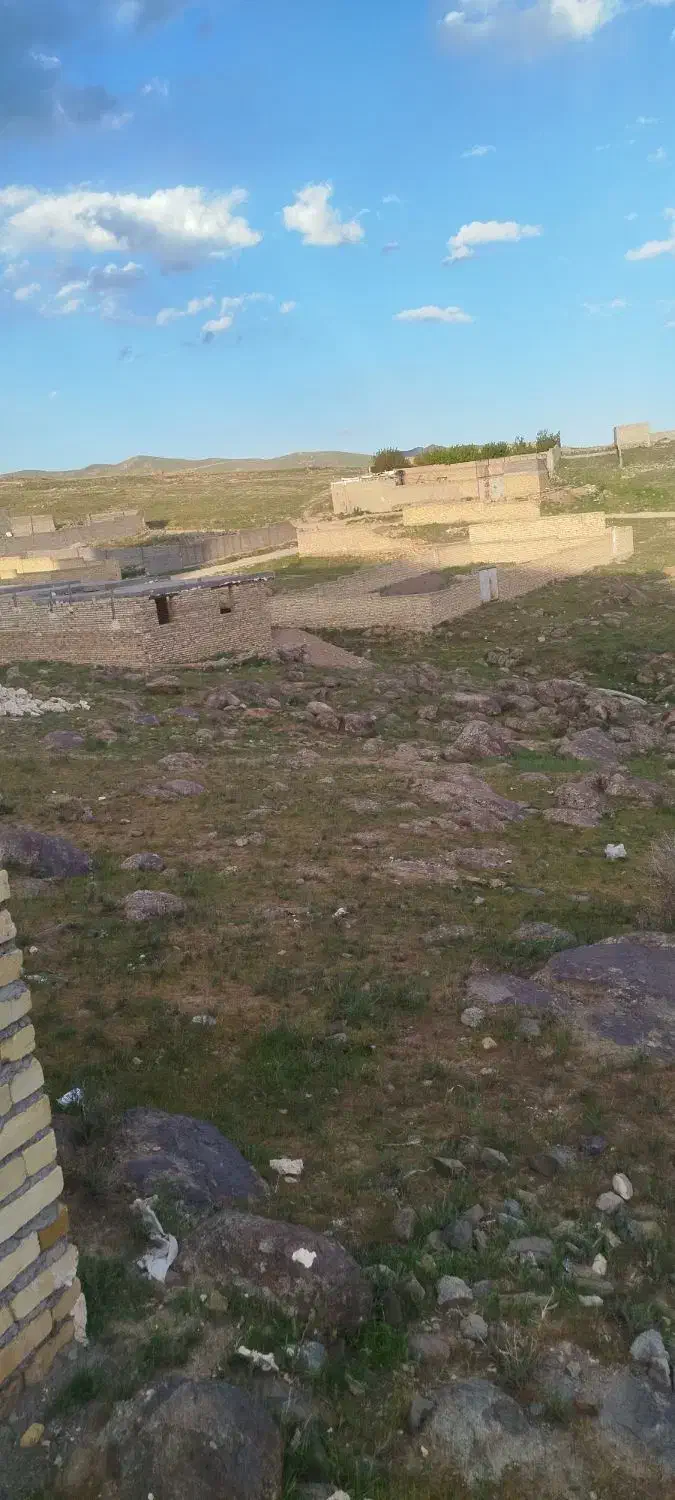 زمین دواسب چسبیده محدوده