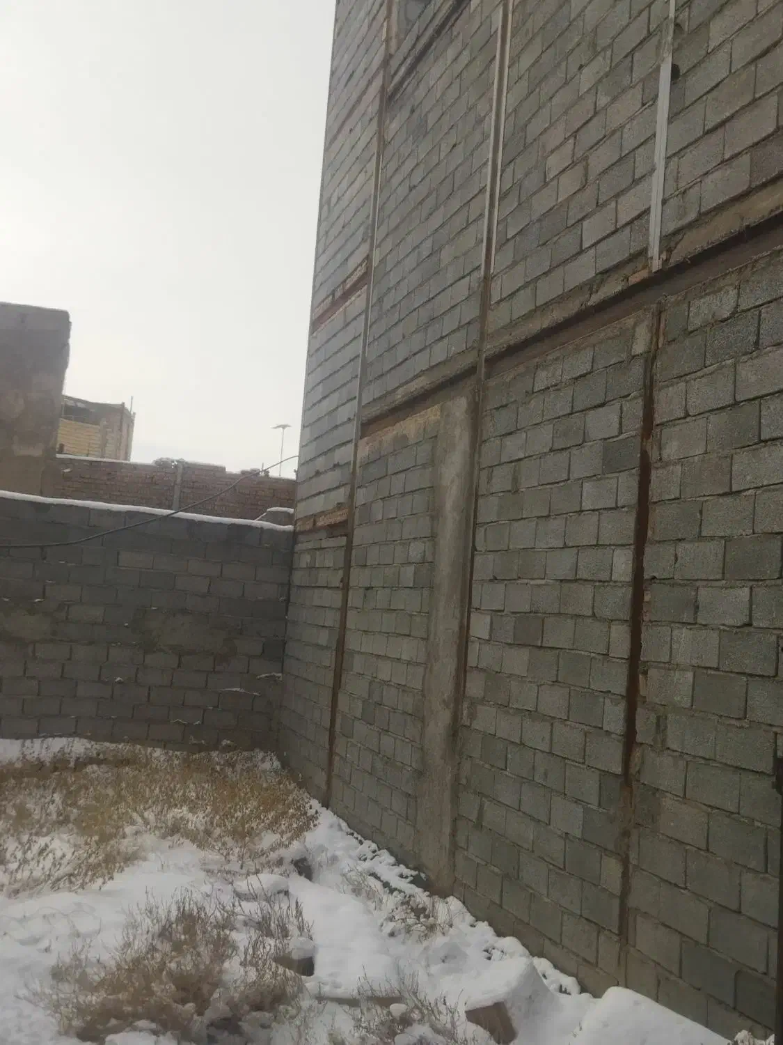 زمین حصار رواسان اندیشه