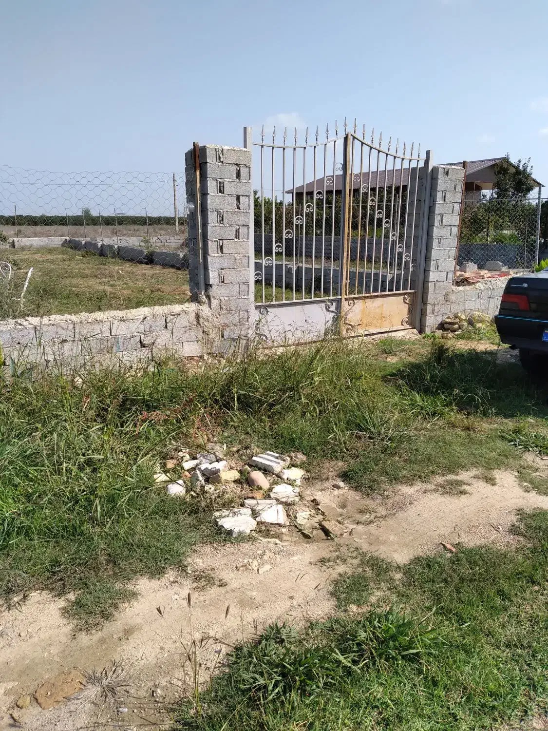 زمین ۲۴۷متردرفرح ابادجنب میدان جهان نما