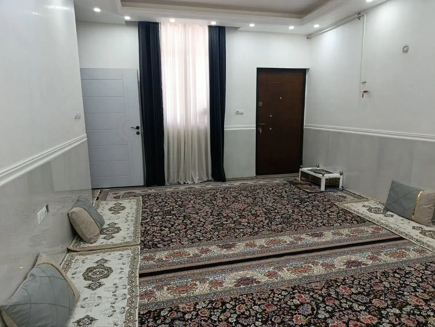 خانه ویلایی ۲۲۰متری سقف آزاد