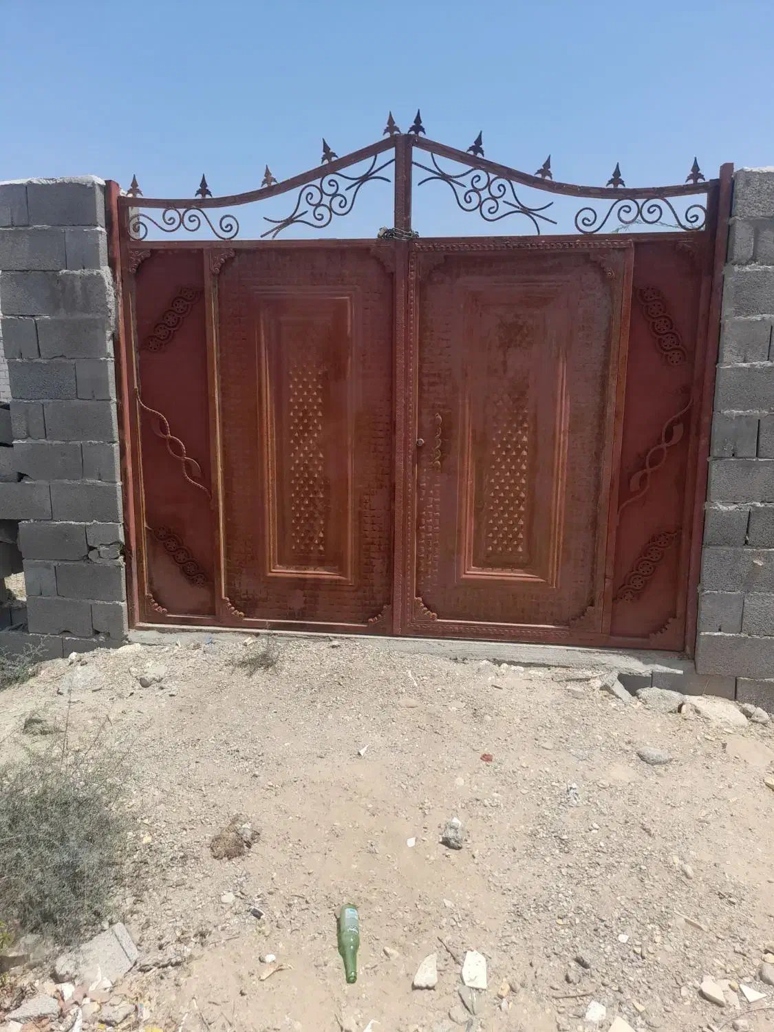 زمین چهاردیواری