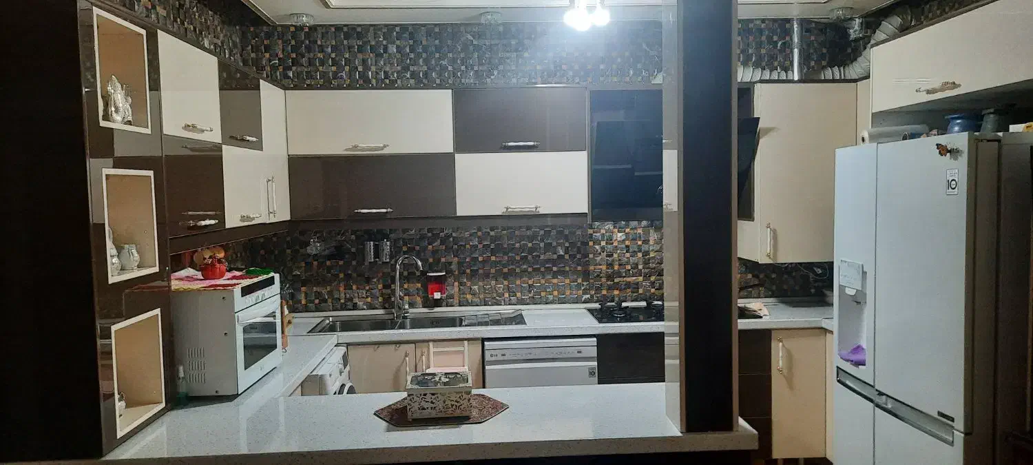 ۹۲متر فول امکانات شیک ۲خواب بزرگ سالن بزرگ غرق نور