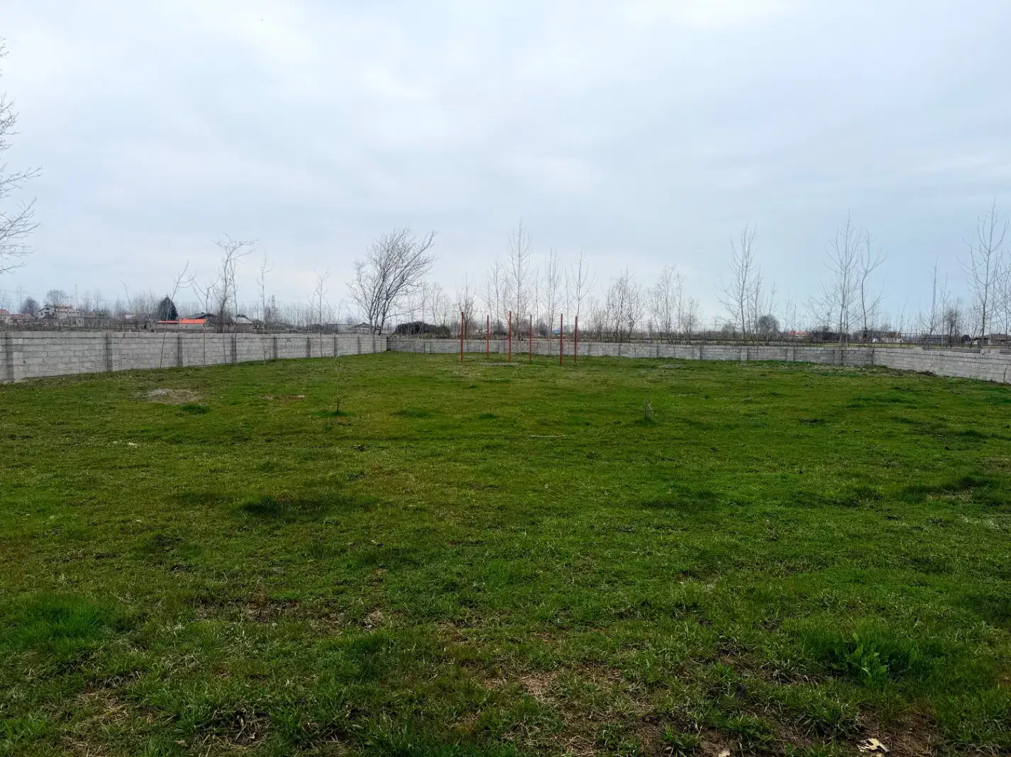 زمین دارای سند و پروانه ساخت
