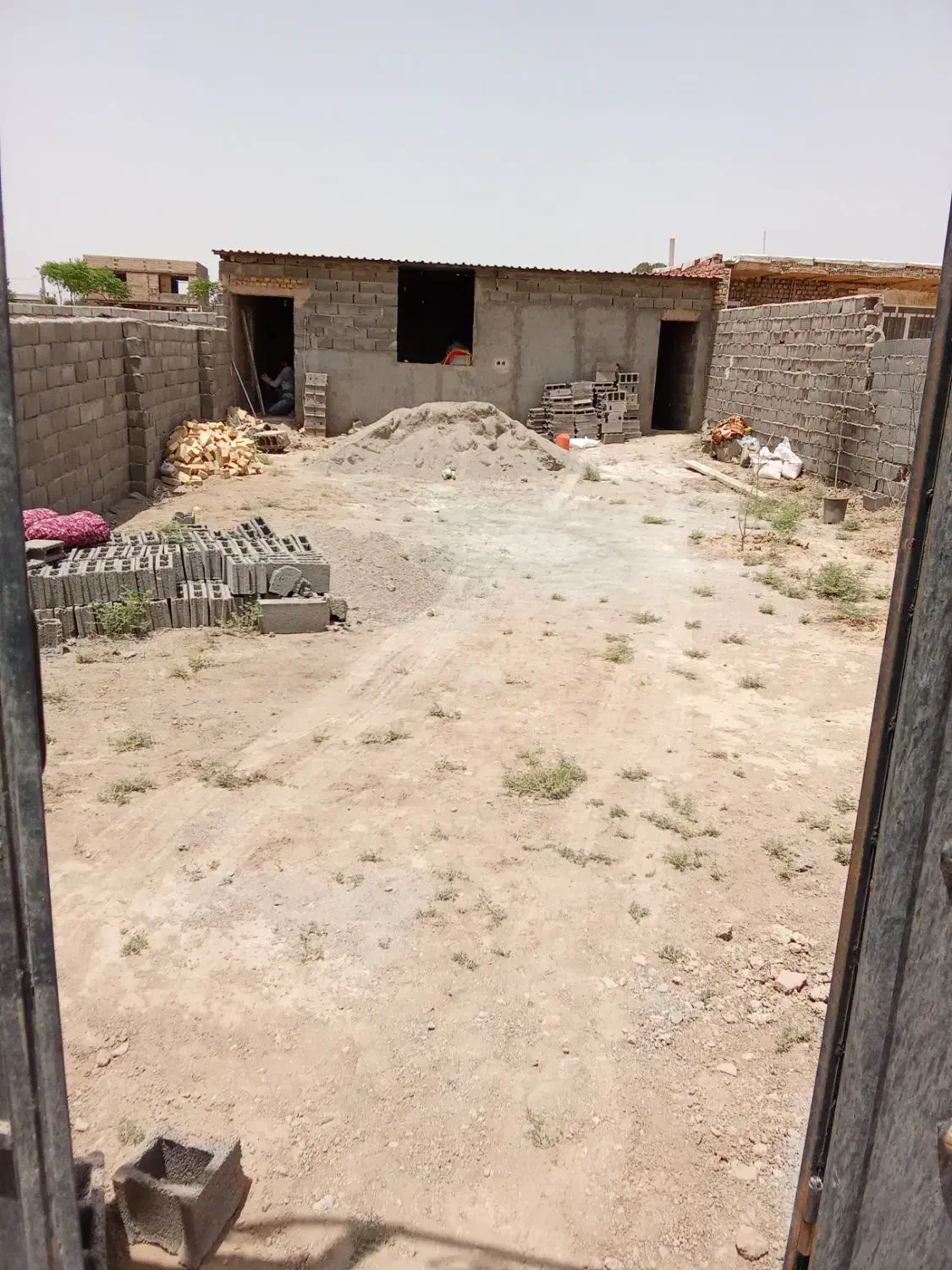 فروش یک قطعه۲۲۰ متری واقع در حسین آباد دفتری