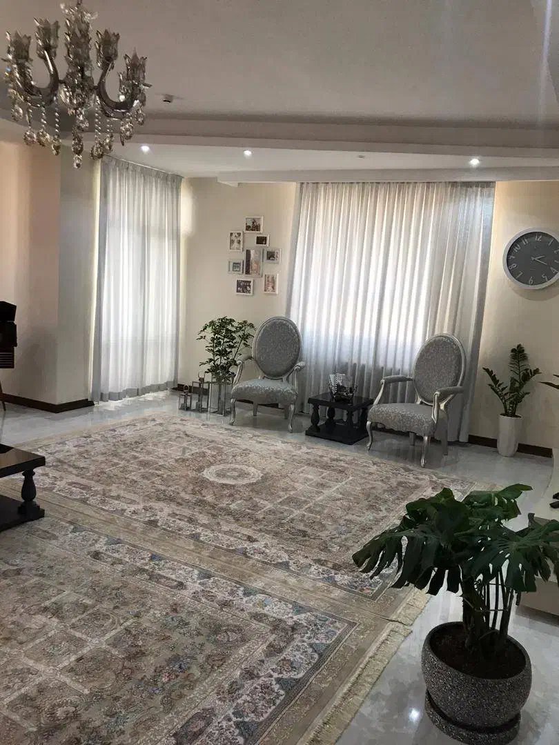 ۱۱۶ متری طبقه اول با پارکینگ طالقانی