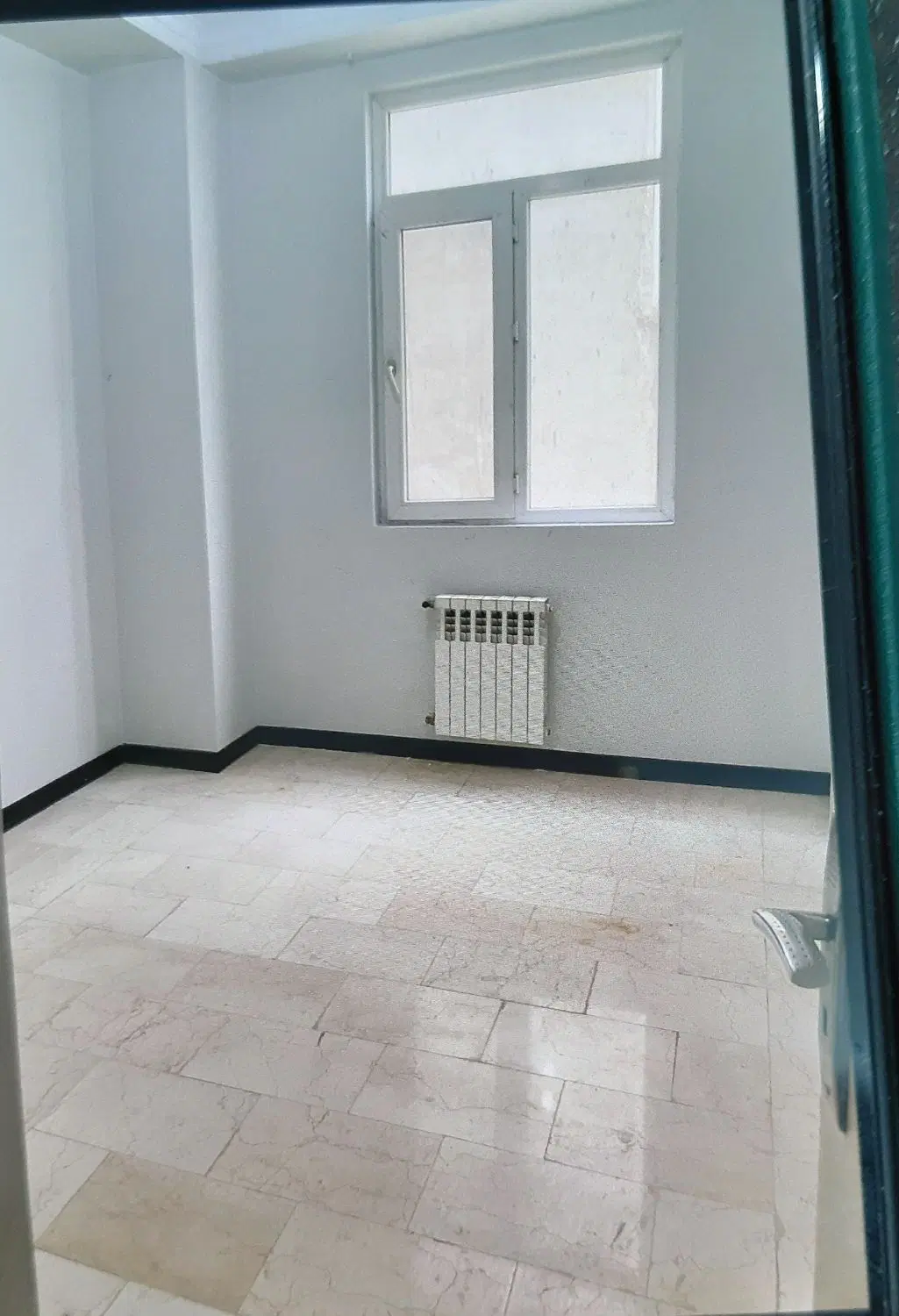 ۸۰ متر دو خواب با پارکینگ آسانسور  تراس