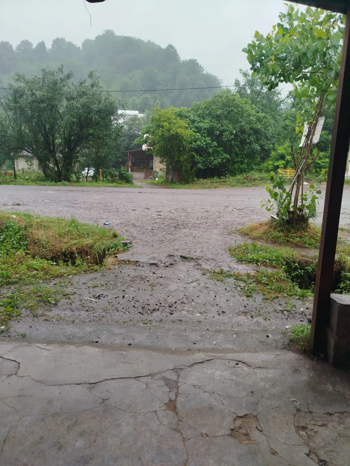 نانوایی در منطقه سیاهمزگی روستای لپوندان