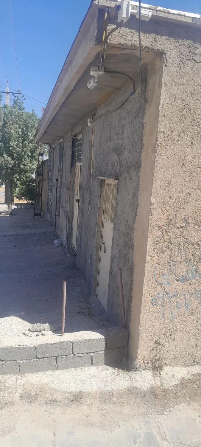 مغازه و باغ