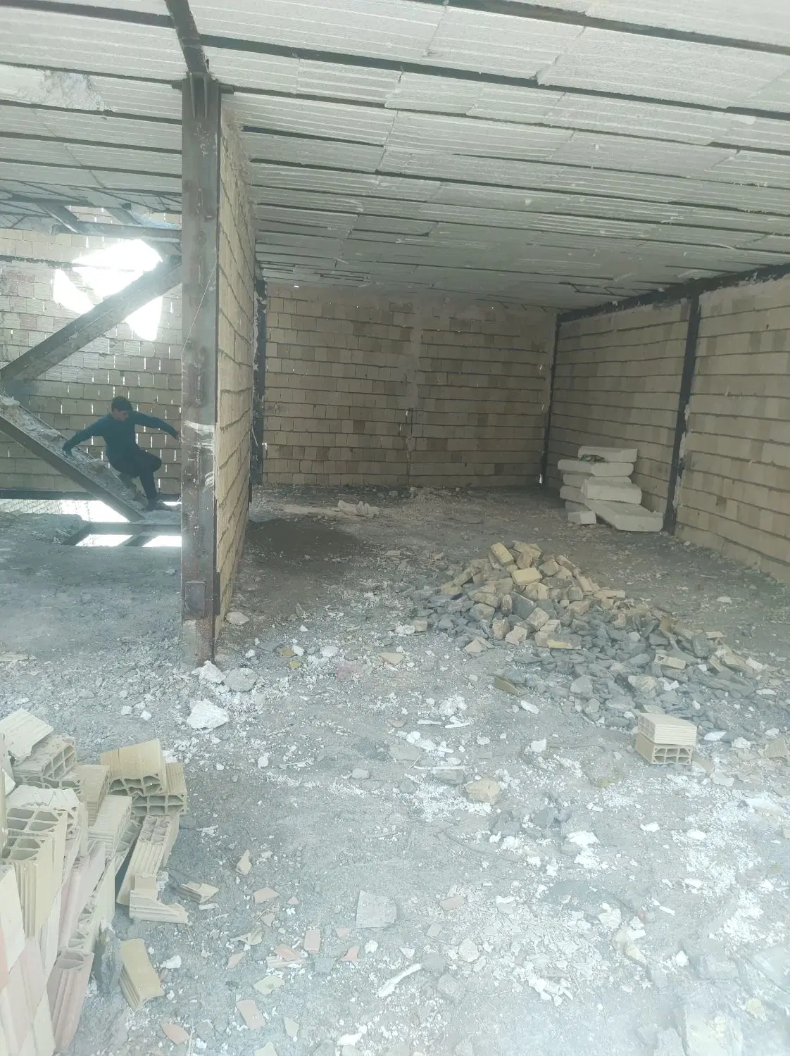سفتکاری۳خوابه باحاشیه۱۰متر