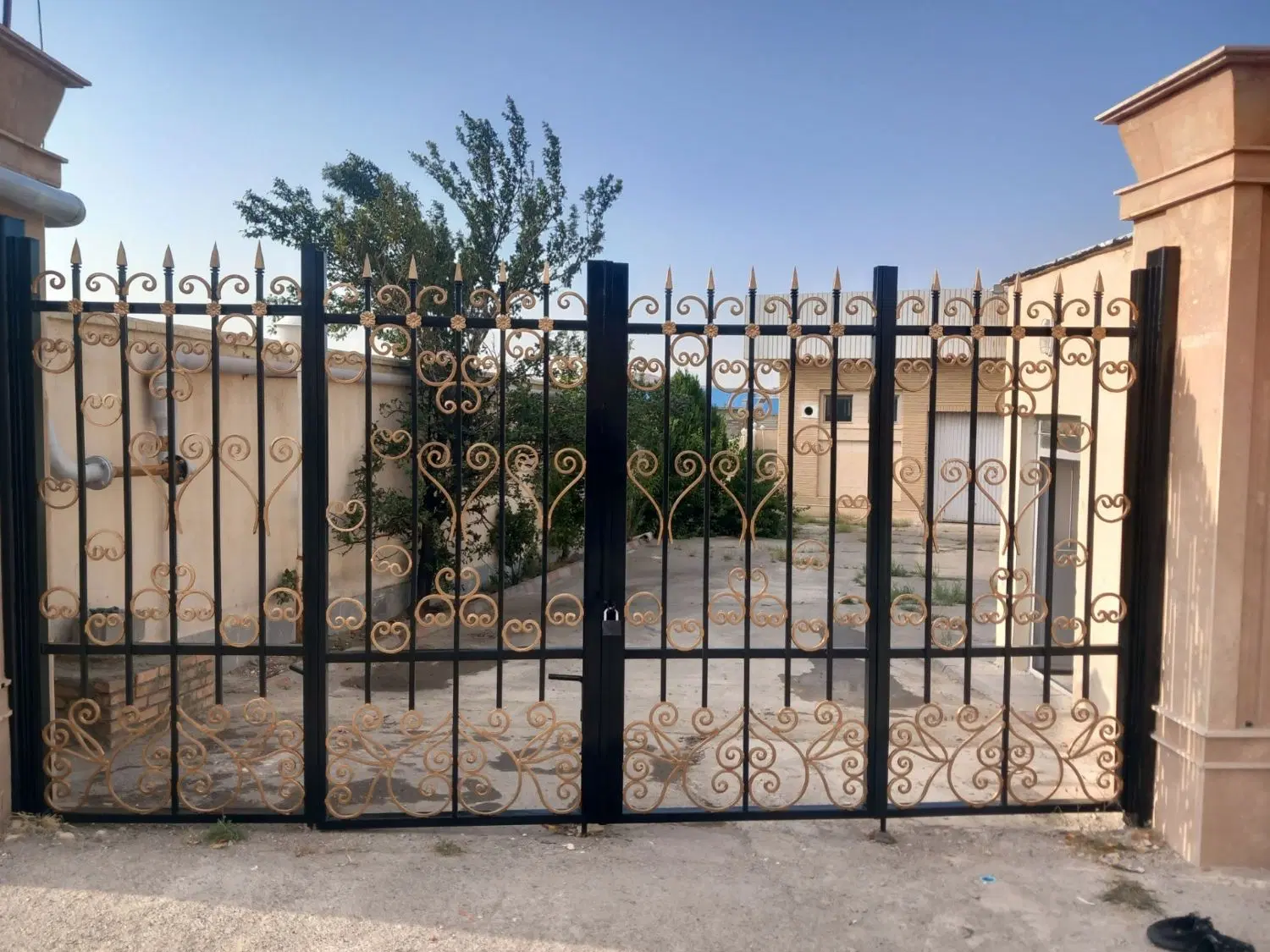 کارخانه در سعید اباد