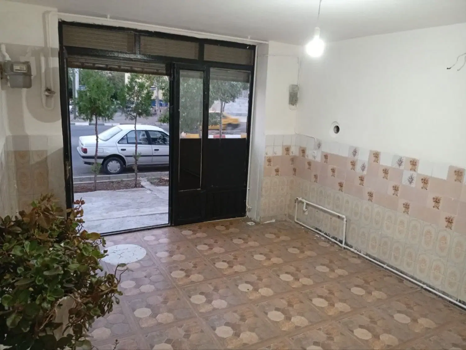 اجاره مغازه ۱۸متری واقع در خیابان اصلی فاتح
