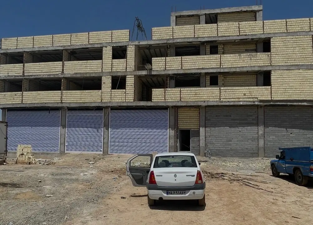 ۲ واحد تجاری و ۴ واحد اداری