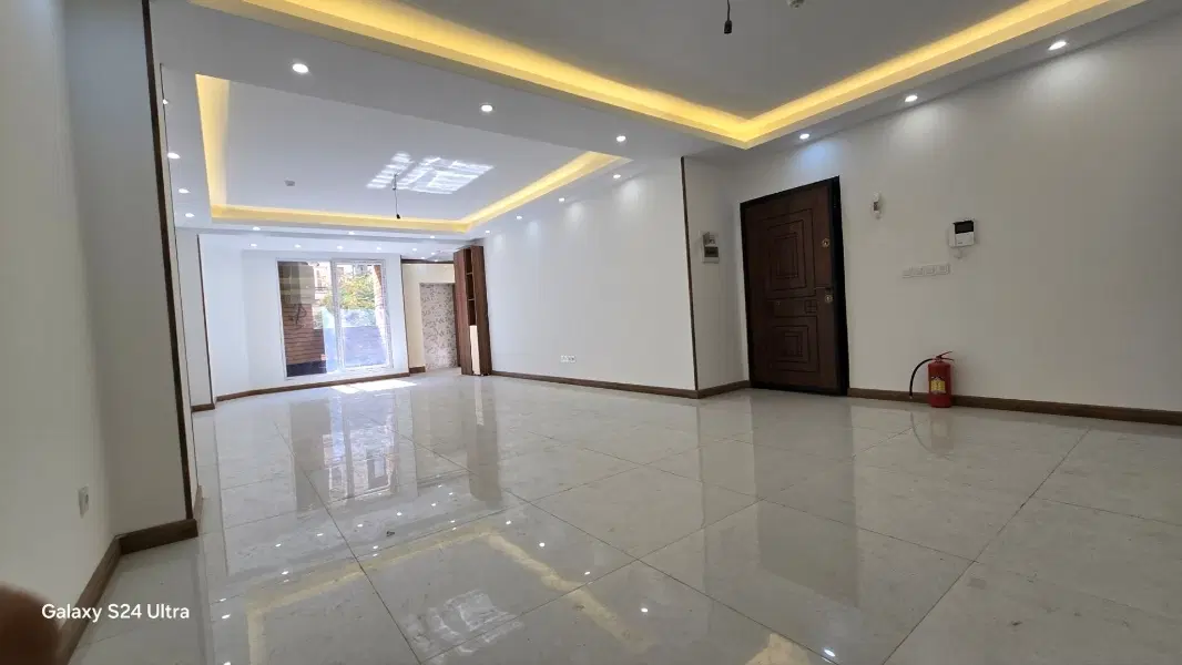 ۱۰۰متر_سالن پرده خور_آسانسور_چسب بلوار باغستان