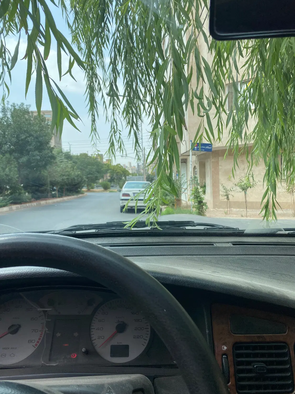۱۳۰متر اسانسور پارکینگ فول نصبیات باغچه بان