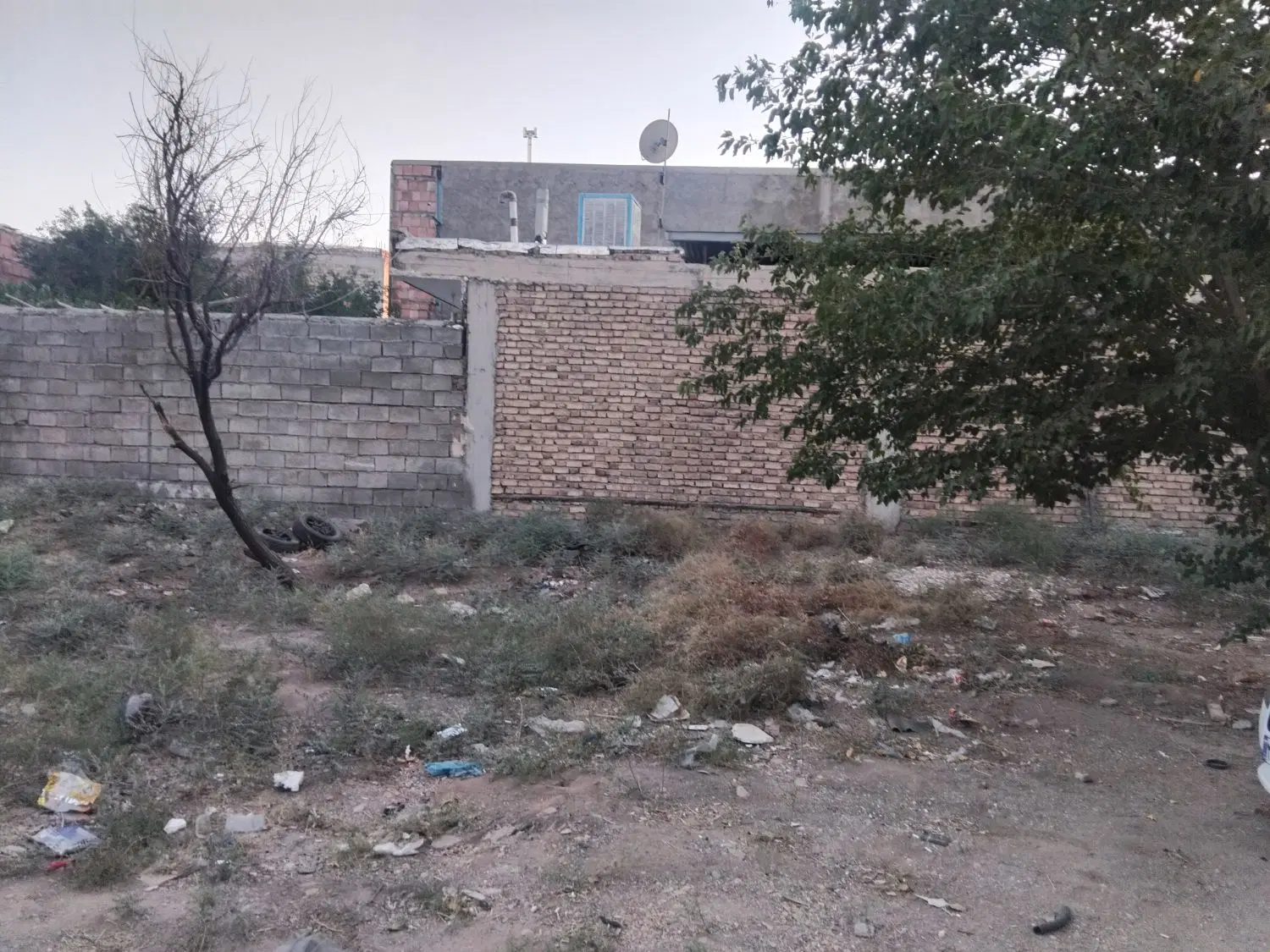 زمین فروشی
