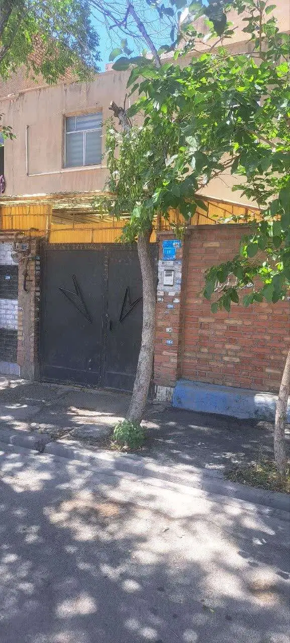ملک  کلنگی ۱۷۰ متری تختی