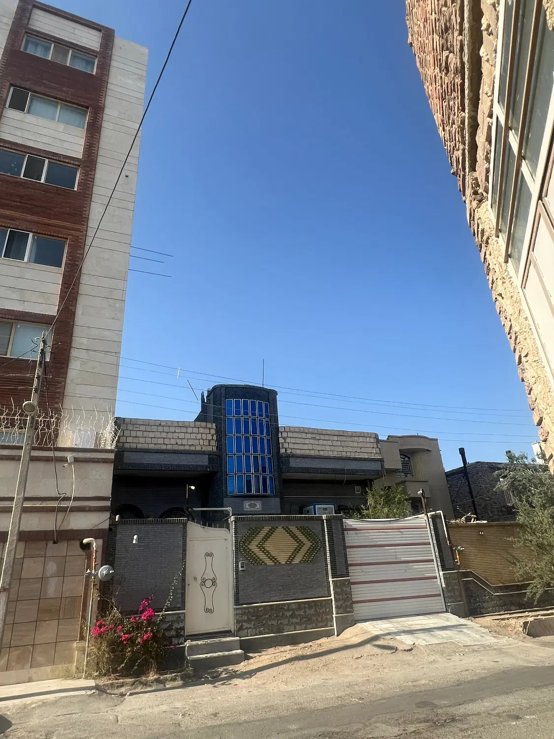 ملک دو کله خیابان دانشجو شهید برفی  ۲۵۰متر