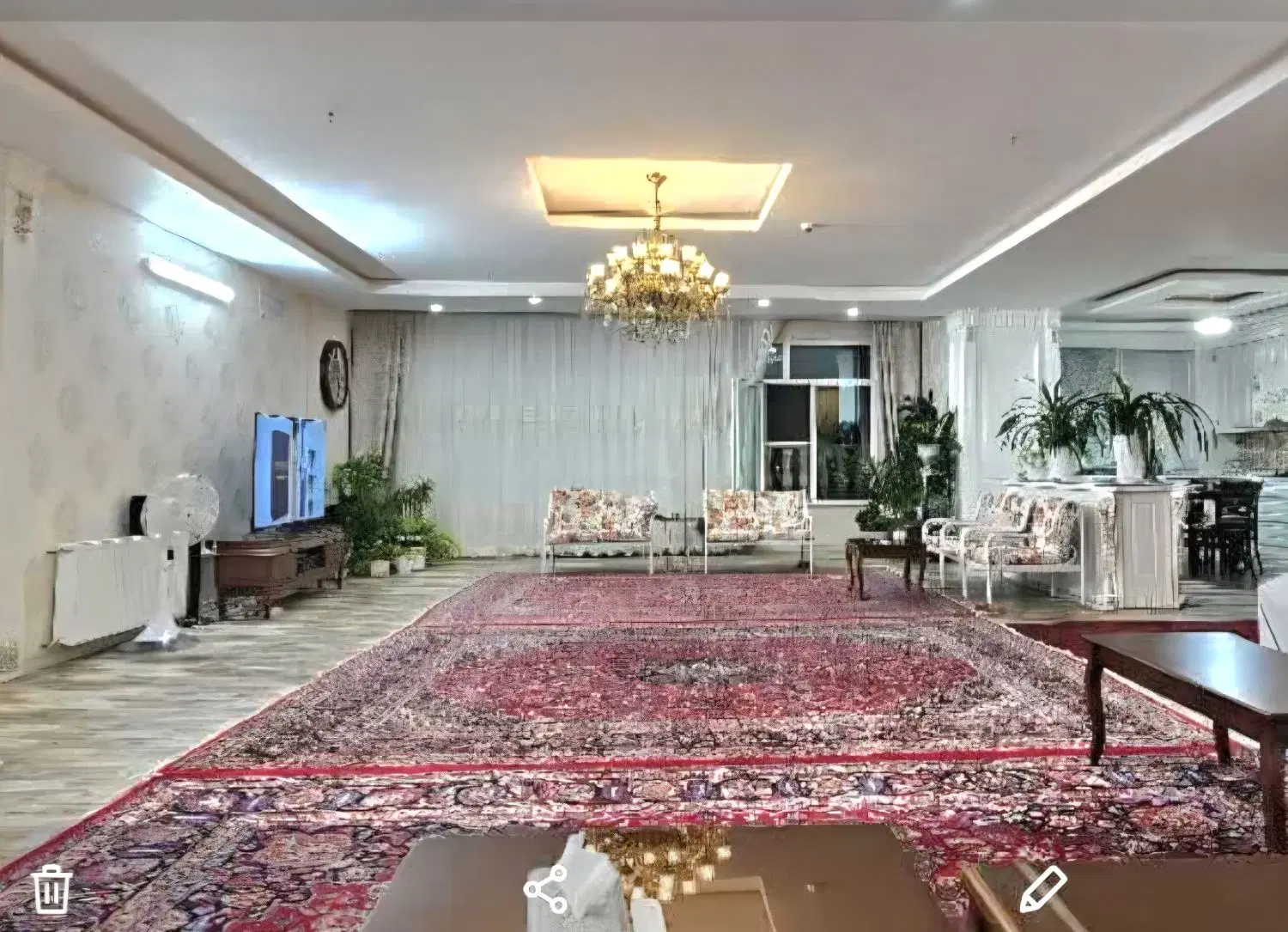 ۱۸۶متر تکــ واحدی ( حاشیه ادیب جنوبی ) لوکس