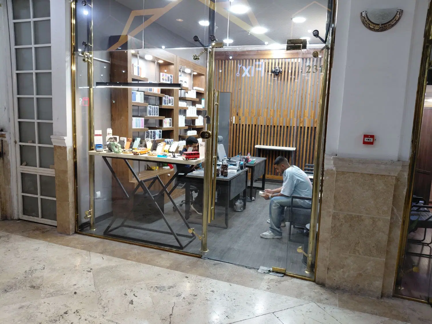 اجاره واحد تجاری اداری