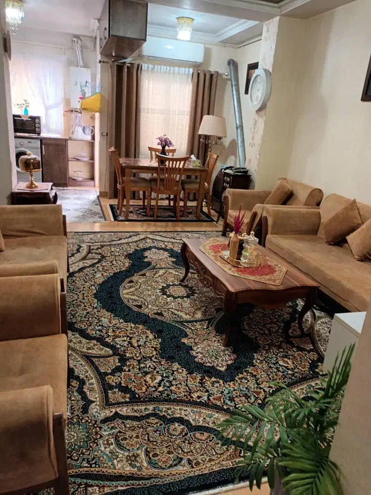 خانه ۶۵ متری ۲ خوابه سند دار  طبقه سوم