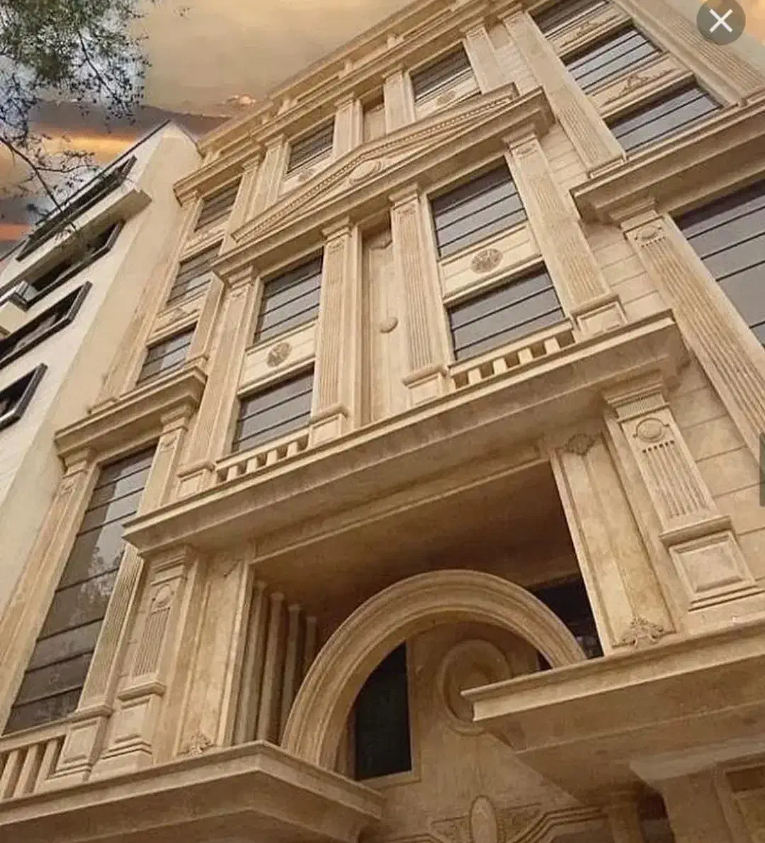 زمین درب حیاط