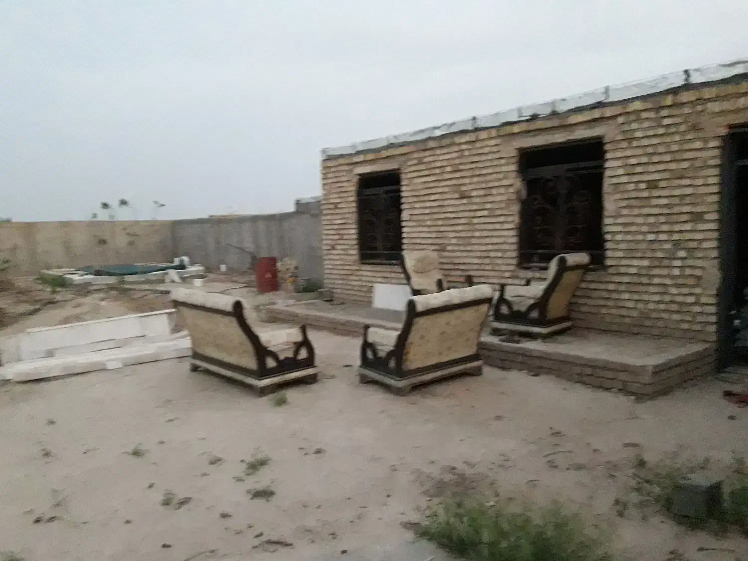 باغچه با بنا ساخته شده