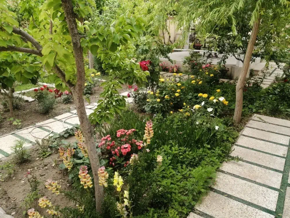 ۵۲۰ متر ویلایی استخر دار در مرکز شهر