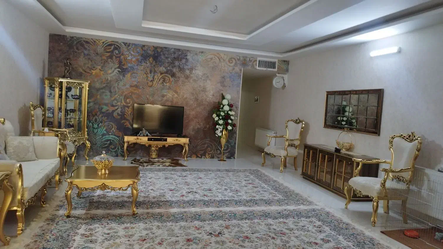 آپارتمان خوش نقشه کم واحد و بسیار زیبا