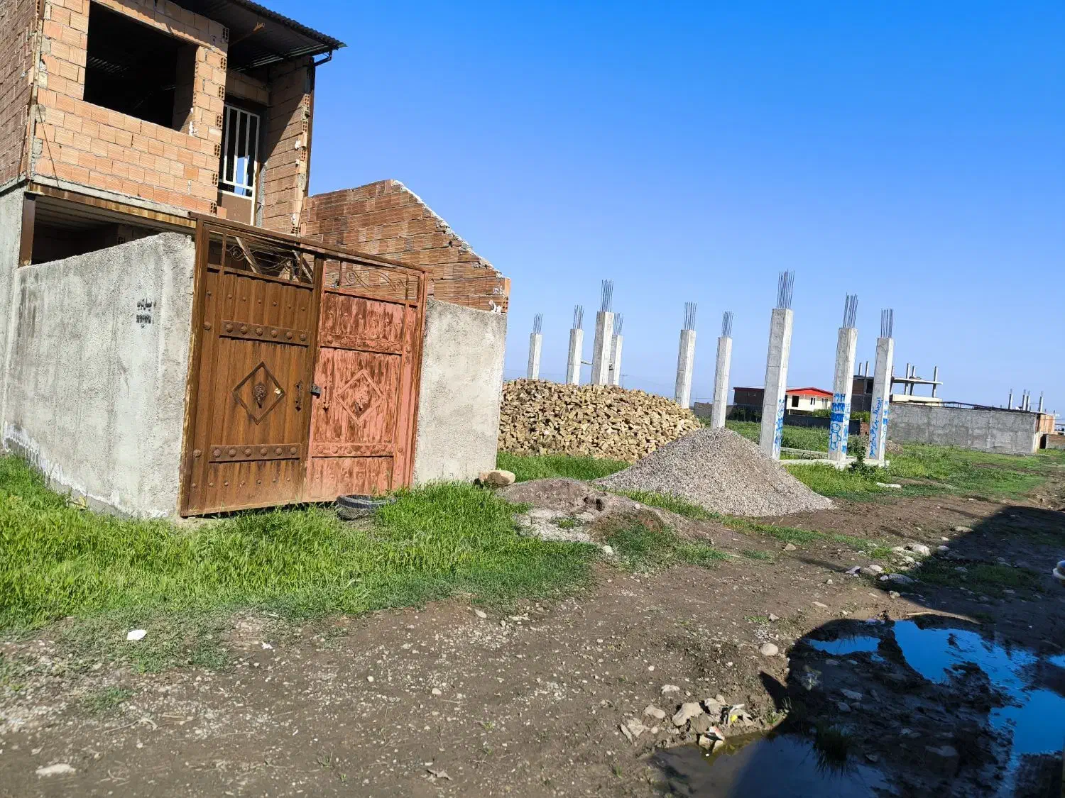 ۸۰ متر زمین مسکونی تجاری