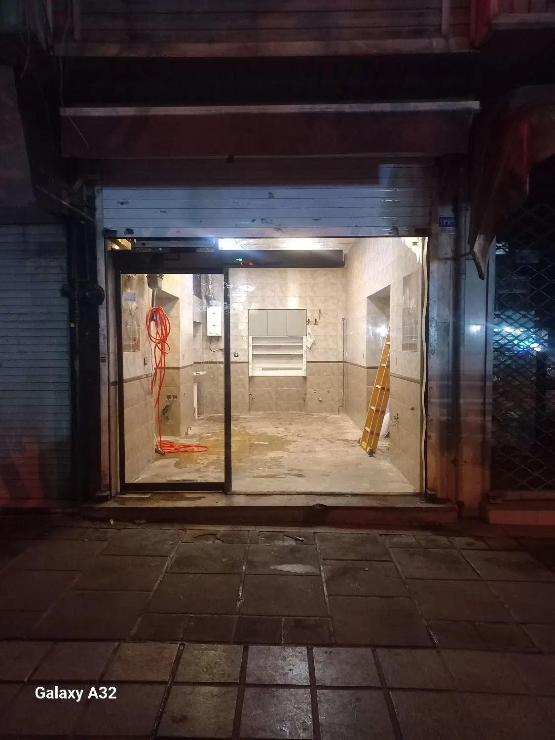 اجاره مغازه ۲۲ متری، کارگر جنوبی